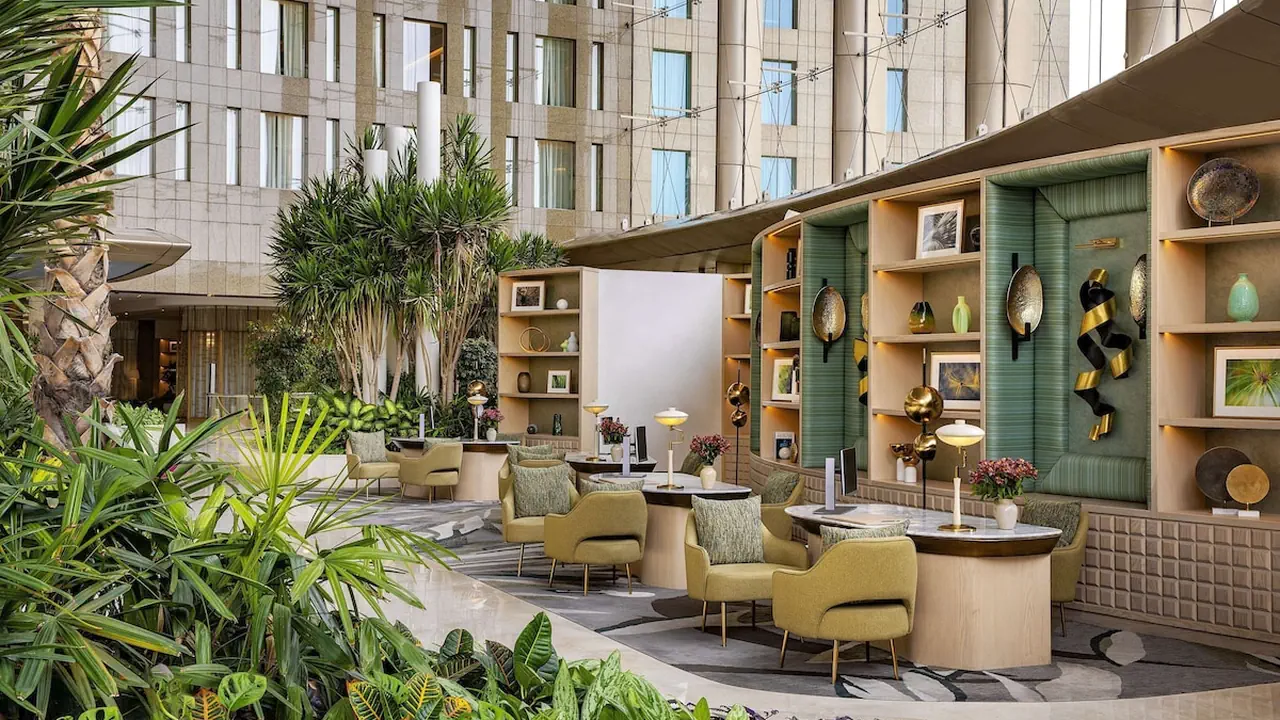 الفندق والدورف أستوريا - القاهرة